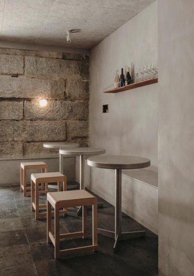 Il fascino austero del vino