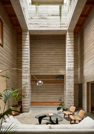Courtyard house