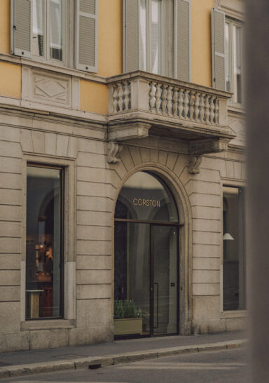 Corston inaugura a Milano