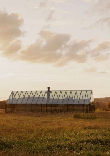 Norm Architects firma nuovi spazi d’accoglienza per la tenuta Ästad Vingård. Un luogo di contemplazione immerso nel paesaggio svedese